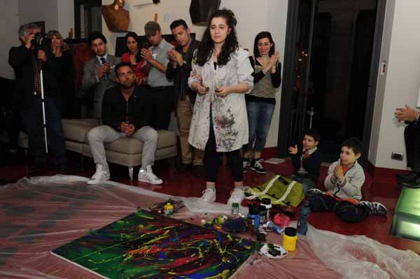 (تصاویر) دختر 15ساله ایرانی‌الاصل؛ نابغه جهان نقاشی 1