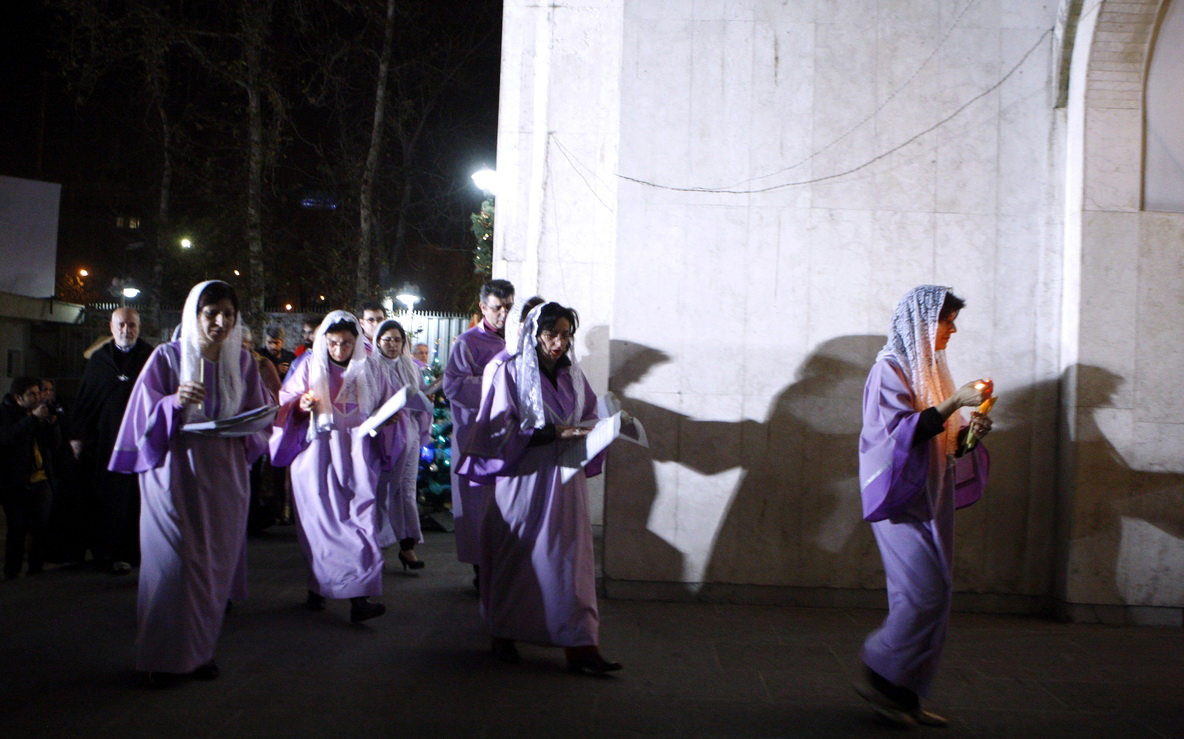 (تصاویر) مراسمِ سال نو میلادی در تهران