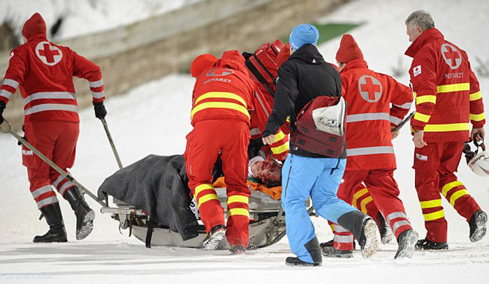 (تصاویر) حادثه تلخ برای قهرمان اسکی جهان