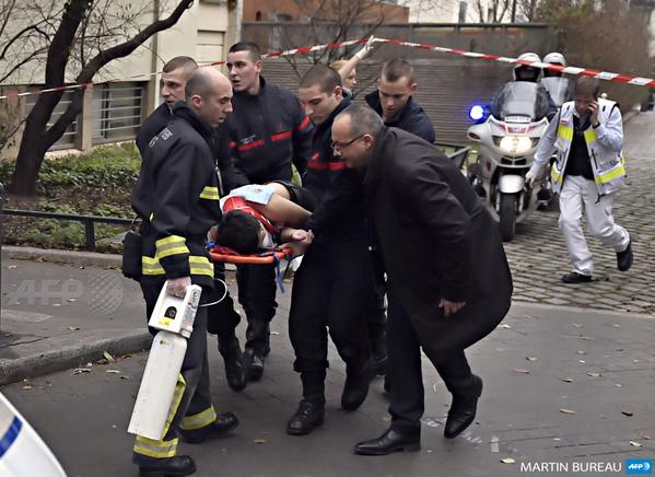 ۱۱ کشته و ۱۰ زخمی در تیراندازی در پاریس
