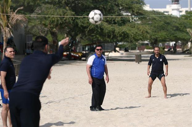 (تصاویر) واليبال ساحلی ژنرال با توپ فوتبال