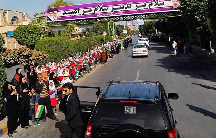 (تصاویر) استقبال از روحانی در بوشهر