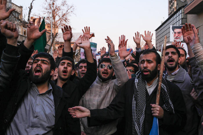 (تصاویر) تجمع مقابل سفارت فرانسه در تهران