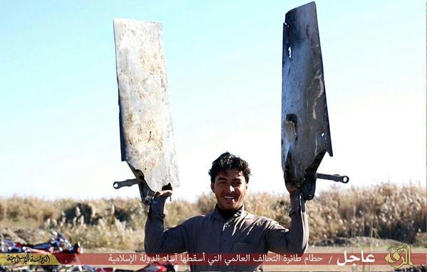 داعش یک هواپیمای ائتلاف را سرنگون کرد +(تصاویر)