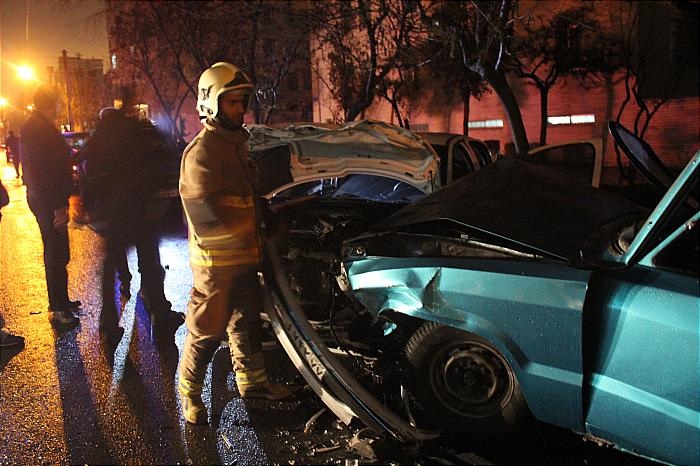(تصاویر) تصادف 3 پژو با وانت مزدا و سمند در تهران