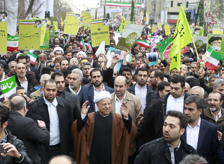 (تصاویر)هاشمی رفسنجانی در راهپیمایی 22 بهمن