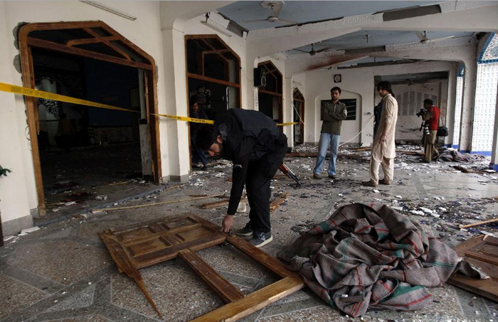 (تصاویر) انفجار در مسجد شیعیان پیشاور