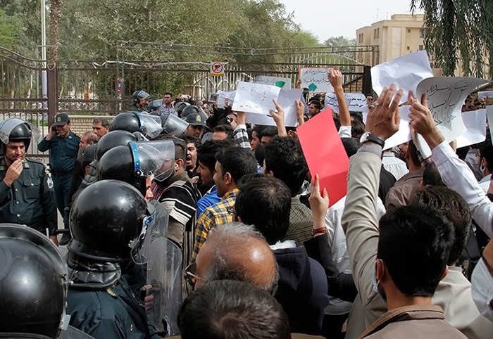 (تصاویر) تجمع مردم اهواز مقابل استاندرای
