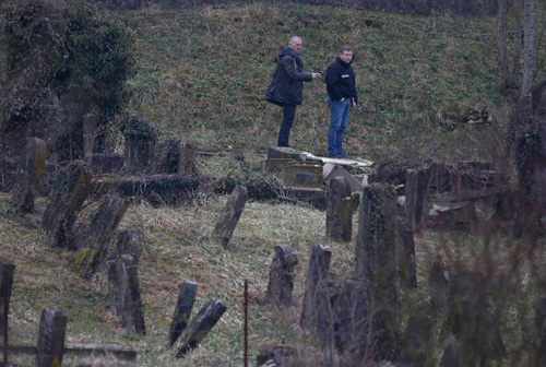 (تصاویر) تخریب 300سنگ قبر یهودیان در فرانسه