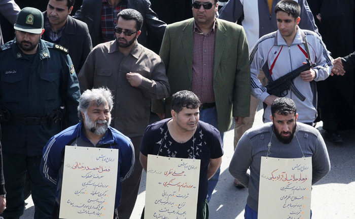(تصاویر) گرداندن 3 شرور در مشهد