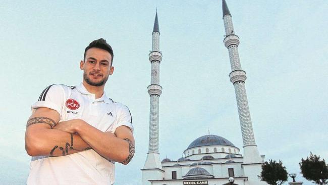 فوتبالیست آلمانی مسلمان شد