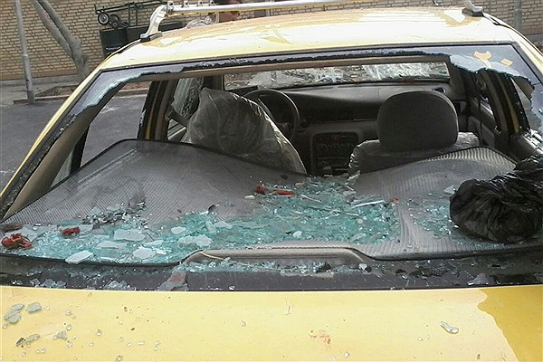 (تصاویر) حمله به خودرو علی مطهری