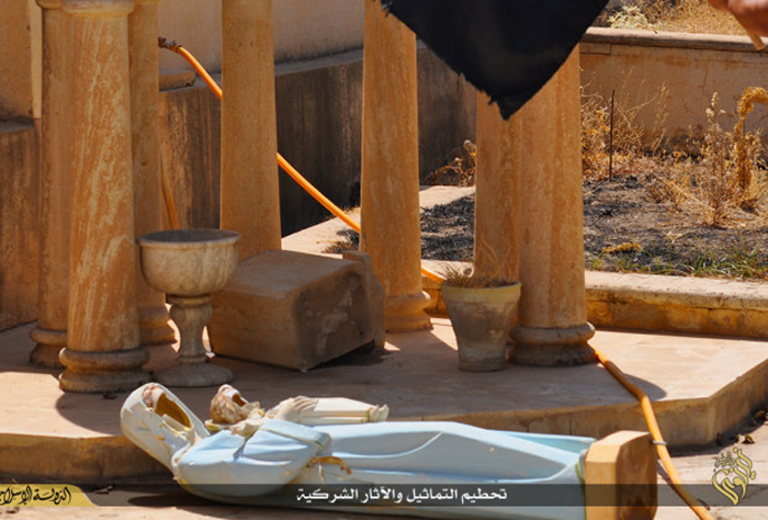 (تصاویر) حمله داعش به کلیسای نینوا