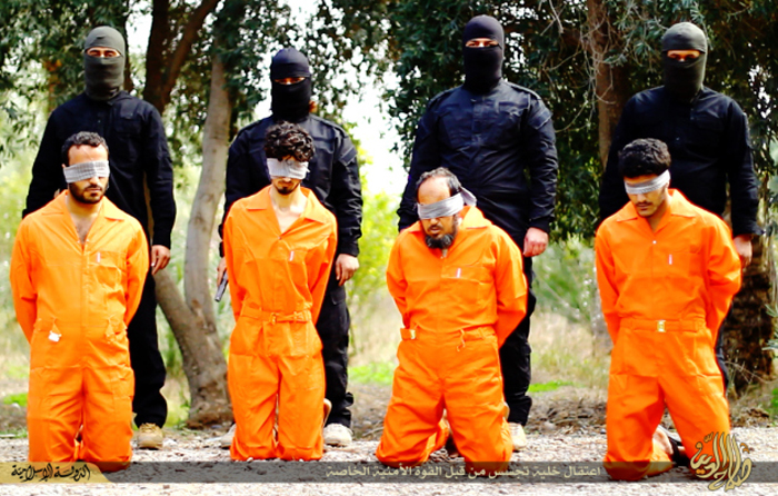 (تصاویر) اعدام چهار متهم جاسوسی توسط داعش