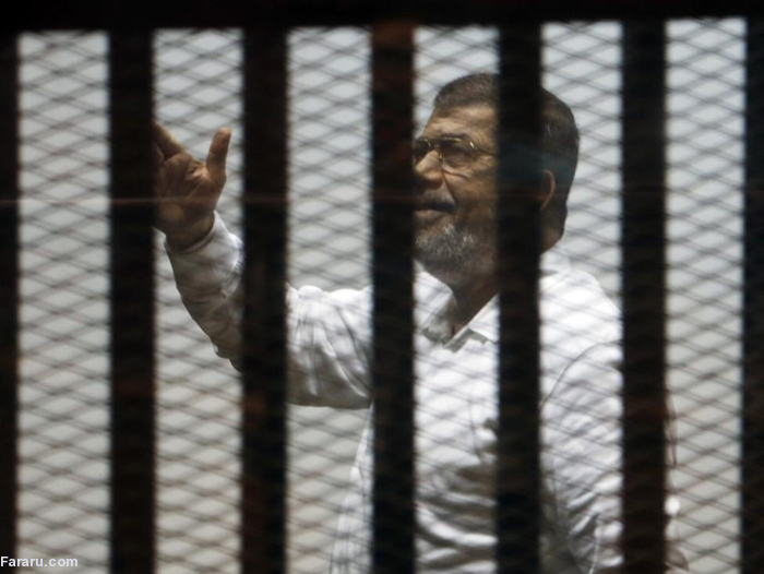(تصاویر) مرسی و رهبران اخوان پشت میله‌ها