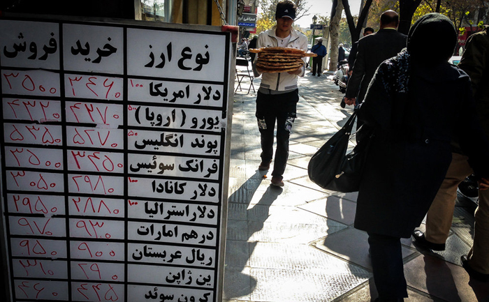 (تصاویر) بازار خرید و فروش سکه و دلار تهران