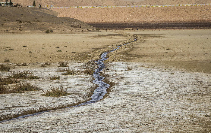 (تصاویر) سد حاجی‌آباد خشک شد