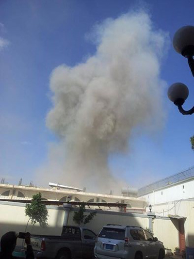 (تصاویر) انفجار نزدیک خانه سفیر ایران در صنعا