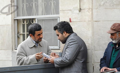 (تصاویر) صف مراجعه به احمدی‌نژاد