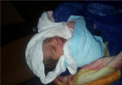 تولد نوزاد ایرانی در راه کربلا +(تصویر)