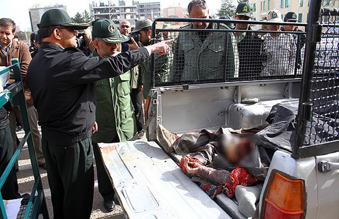 177829 599 در کرمان دو قاچاقچی کشته شدند + تصاویر