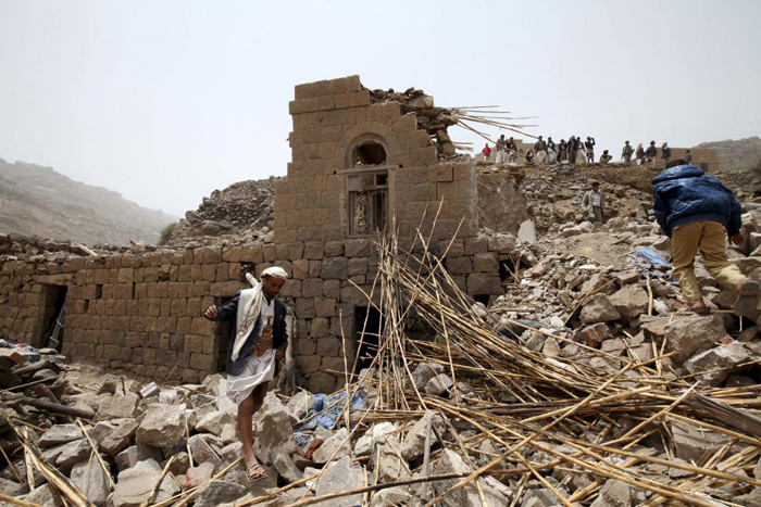 (تصاویر) حمله مرگبار جنگنده‌های سعودی به یک روستا