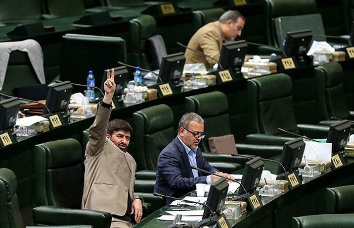 (تصاویر) ظریف و صالحی در صحن مجلس