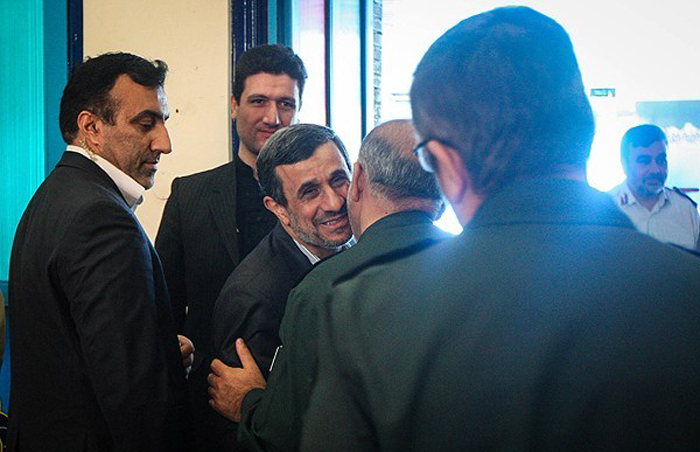 (تصاویر) احمدی‌نژاد در بزرگداشت صیادشیرازی