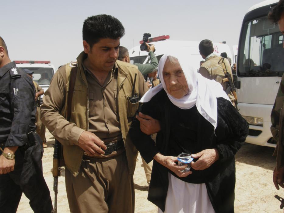 (تصاویر) داعش 200 ایزدی را آزاد کرد