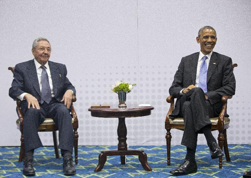 (تصاویر) دیدار تاریخی کاسترو و اوباما