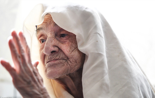 (تصاویر) مسن‌ترین مادر تهران
