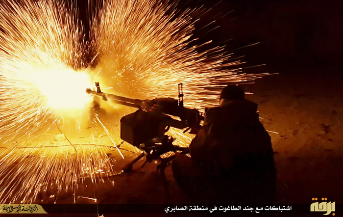 (تصاویر) داعش بنغازی را گلوله‌باران کرد