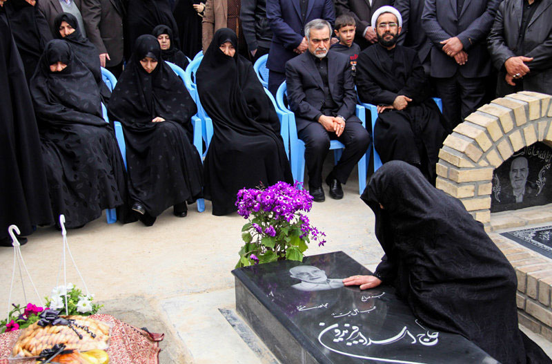 مراسم هفتمین روز درگذشت مادر روحانی در سرخه