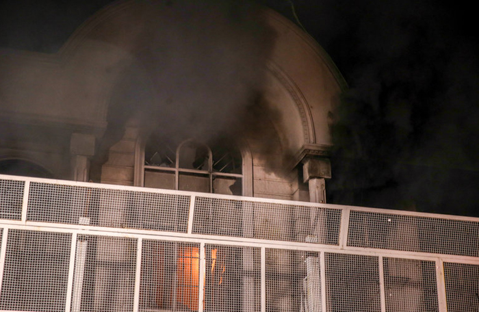 (تصاویر) به‌آتش‌کشیدن سفارت عربستان در تهران
