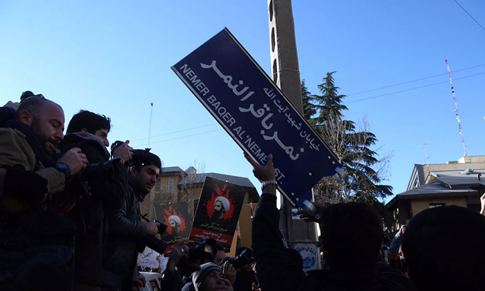 (تصاویر) تجمع بدون مجوز قابل سفارت عربستان