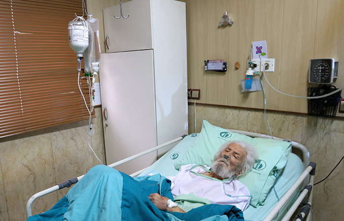 (تصاویر) حمید سبزواری در بیمارستان