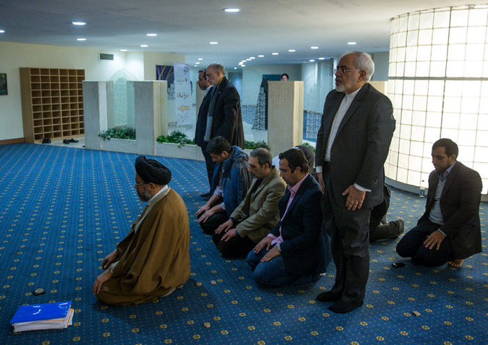 (تصاویر) حواشی نشست خبری روحانی