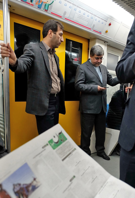 (تصاویر) علی جنتی در مترو