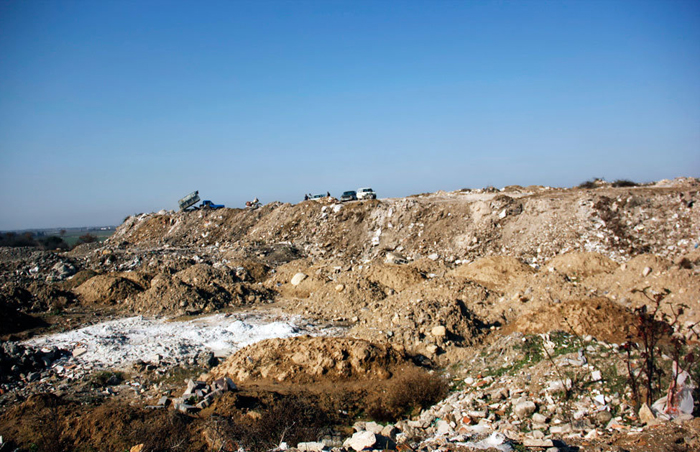 (تصاویر) تپه‌ زباله و فضولات انسانی در گرگان