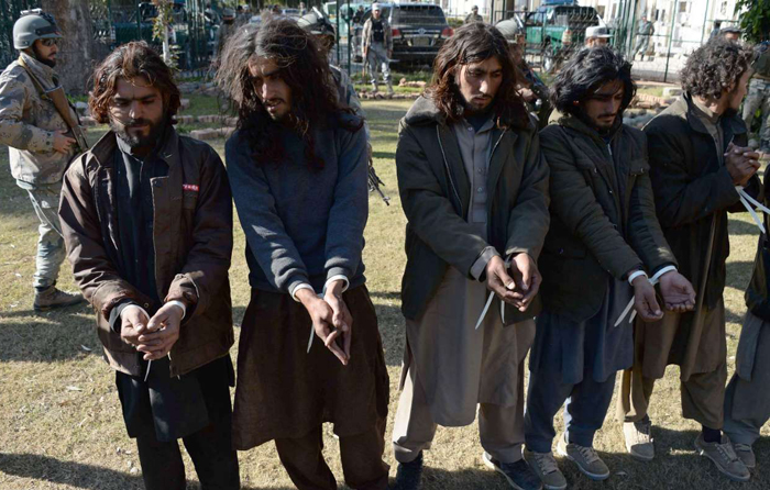 (تصاویر) دستگیری 4 عضو طالبان در جلال‌آ‌باد