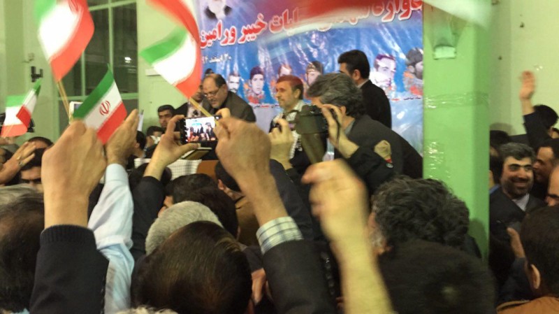 حاشیه‌های سخنرانی احمدی‌نژاد؛ خاک بر سر آن سیاستمدار که از راه دور دستور می‌دهد!