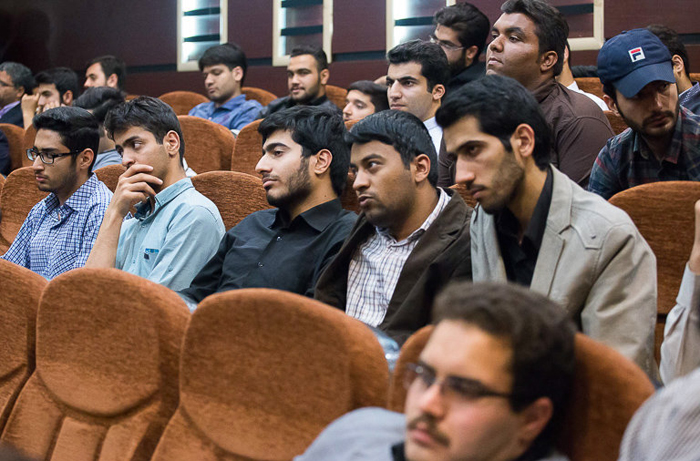 (تصاویر) سخنرانی علی مطهری در مشهد
