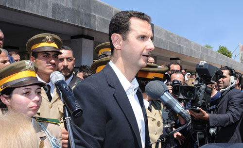 (تصاویر) پایان شایعه ترور بشار اسد