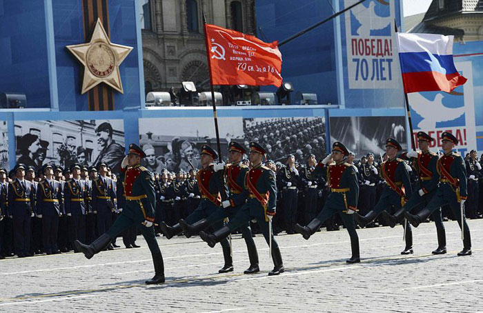 (تصاویر) قدرت‌نمایی پوتین در میدان سرخ