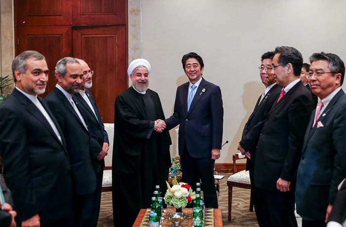 (تصاویر) دیدار نخست‌وزیر ژاپن با روحانی