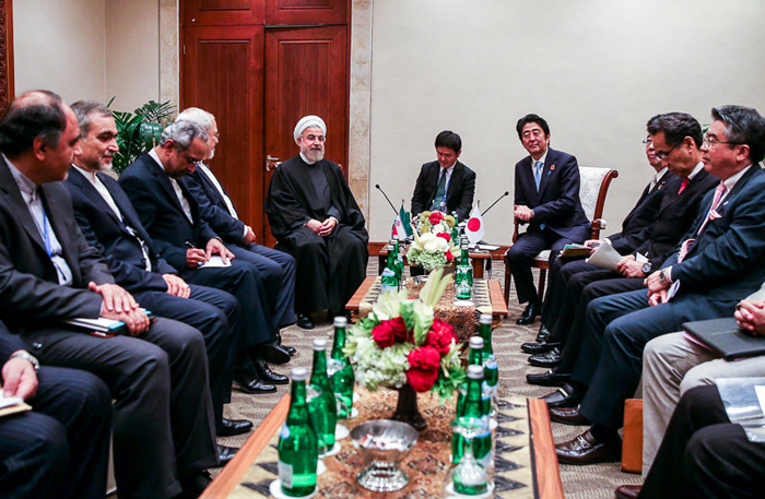 (تصاویر) دیدار نخست‌وزیر ژاپن با روحانی