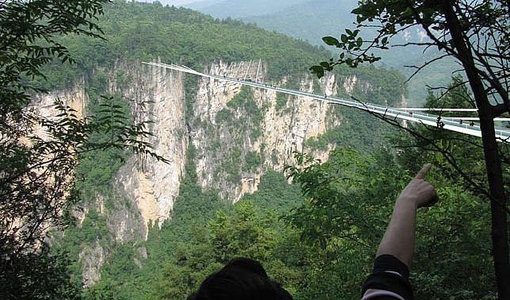 (تصاویر) طولانی‌ترین پل شیشه‌ای دنیا در چین