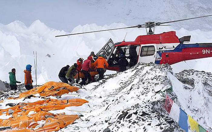 (تصاویر) مرگ 17کوهنورد اورست در زلزله