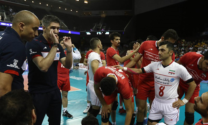 (تصاویر) حواشی دومین شکست والیبال ایران