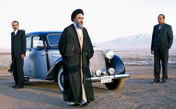 تصویر امام خمینی کی بر روی پرده سینما می‌رود؟